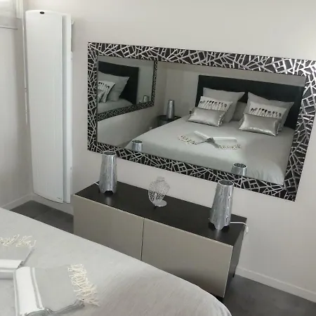 Le Nude - Port Ambonne Village Naturiste Apartment