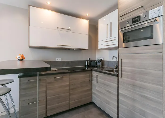 Le Nude - Port Ambonne Village Naturiste