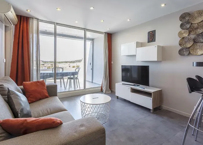 Le Nude - Port Ambonne Village Naturiste Agde