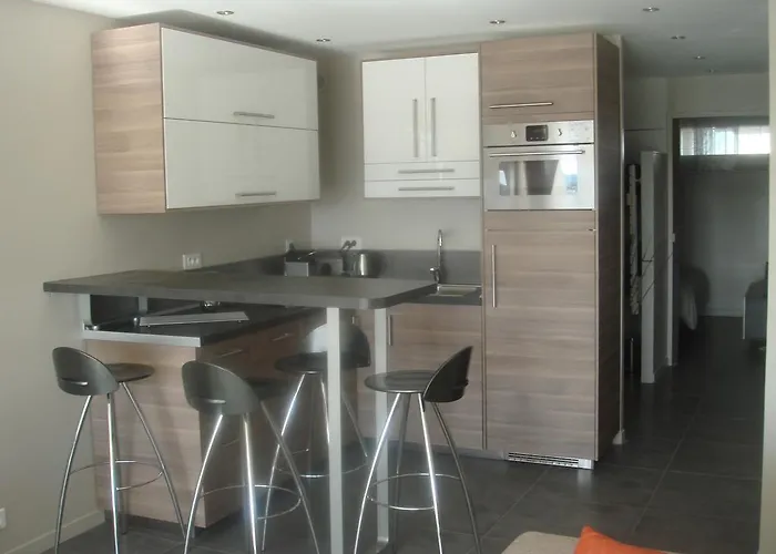 Le Nude - Port Ambonne Village Naturiste אגדה